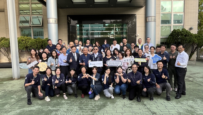 台中市第四警分局的女警們來到台華參訪